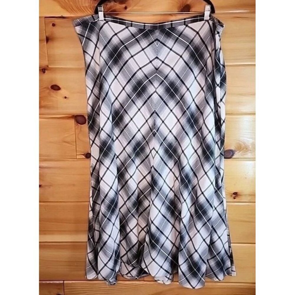 Lane Bryant Woman's Plus Size 28 Plaid Black And White A-Line Skirt